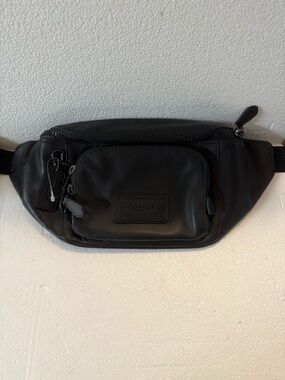 Coach Black Leather Waist Bag with Front Pocket Fanny Pack man bag conceal carry